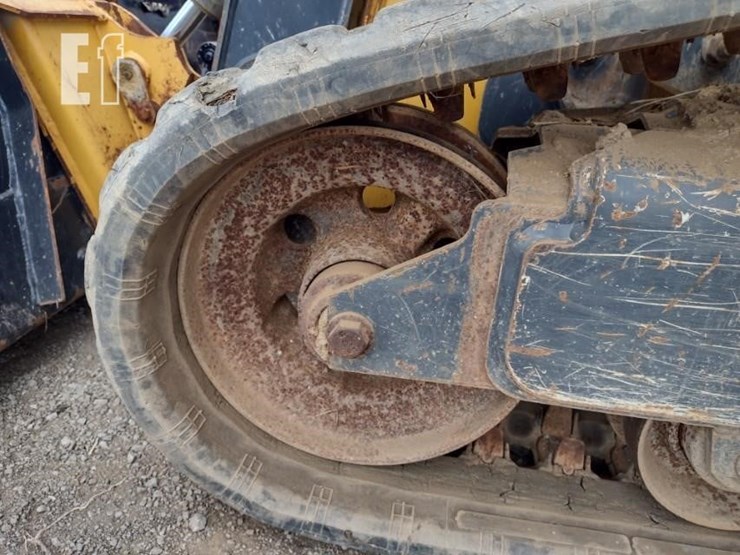 2020-deere-325g-image-24