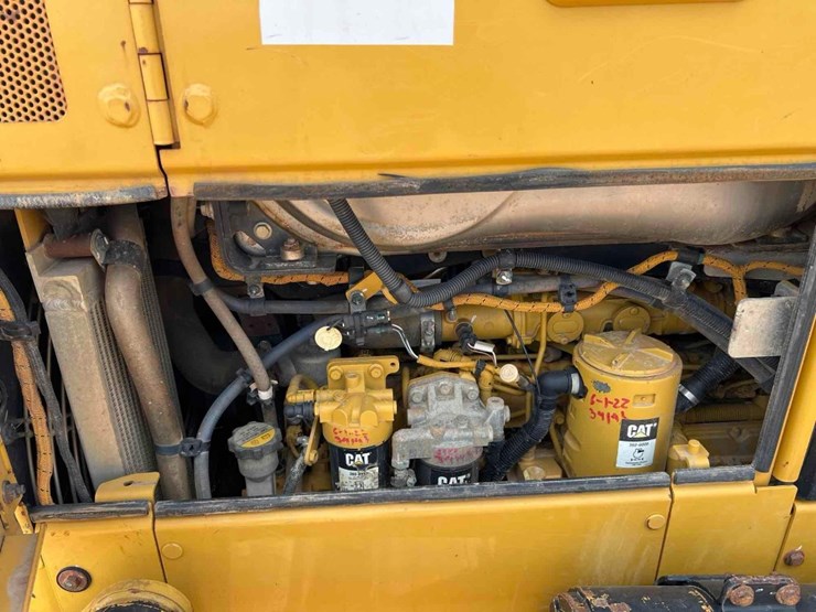 2019-caterpillar-d6n-lgp-image-31
