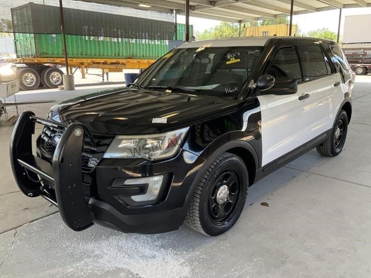 2017-ford-explorer-image-4
