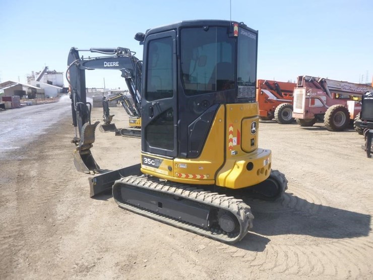 2022-deere-35g-image-4
