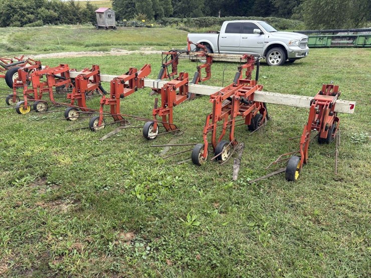harriston-5000-12r22”-bean-knife,-with-front-tractor-dividers-image-6