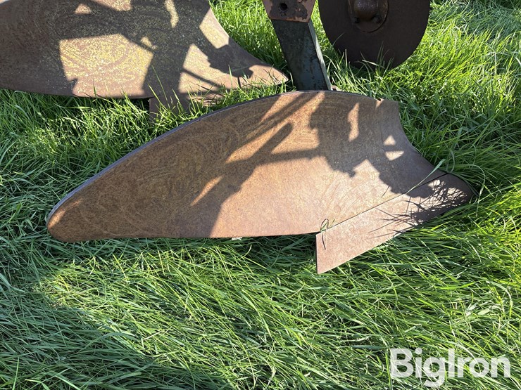 morris-/-melroe-6-bottom-plow-packer-drill-image-14