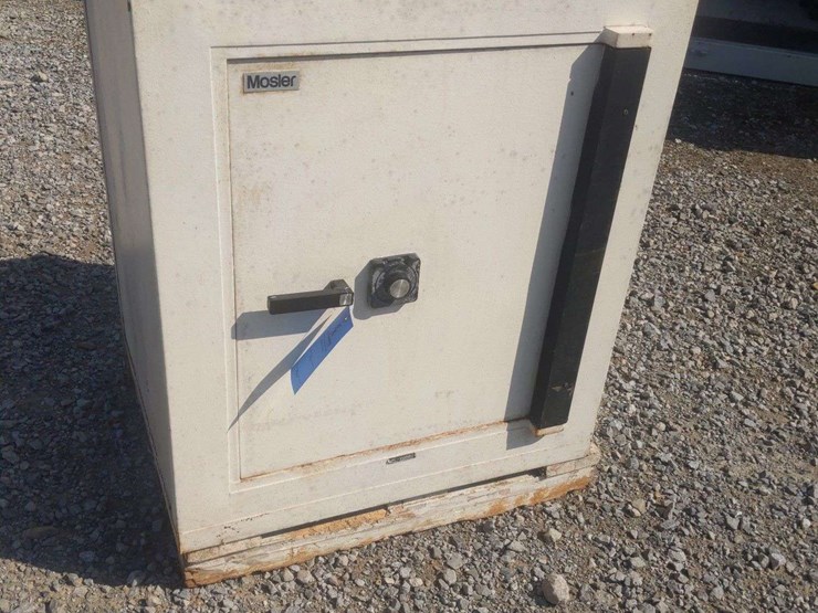 mosler-steel-safe-image-1