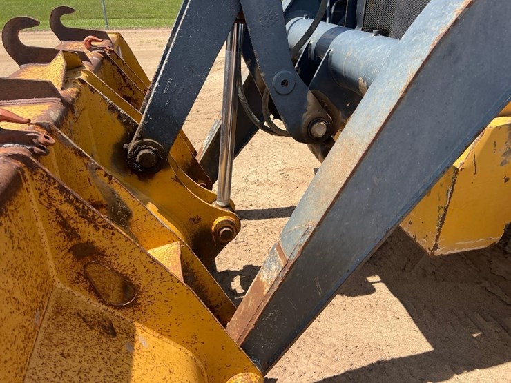 2012-deere-410k-image-10