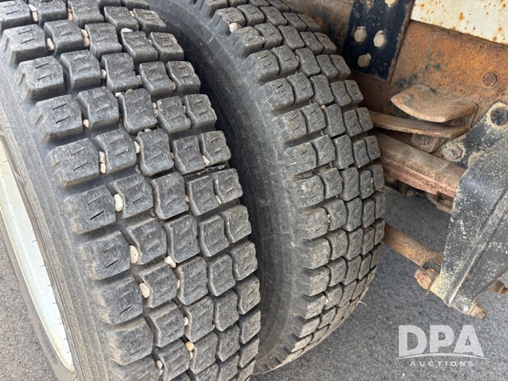 2006-freightliner-business-class-(dr12083)-image-51
