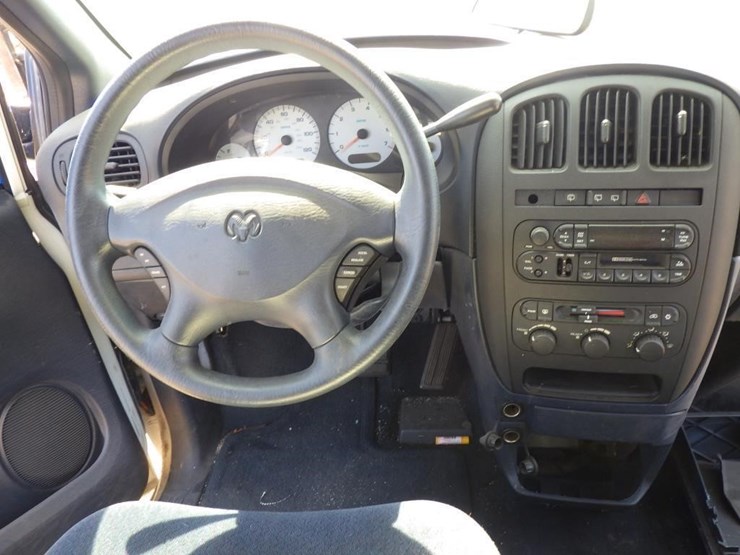 2002-dodge-grand-caravan-image-10