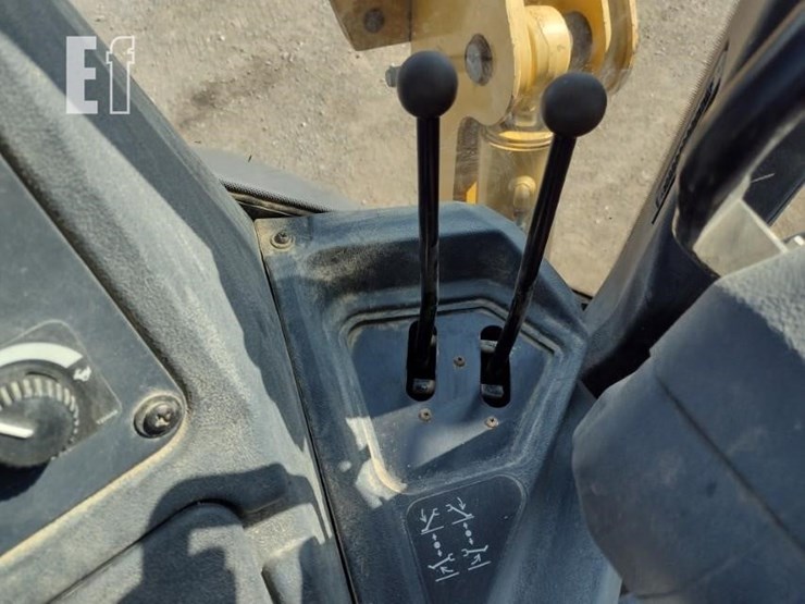 2017-deere-310sl-image-11
