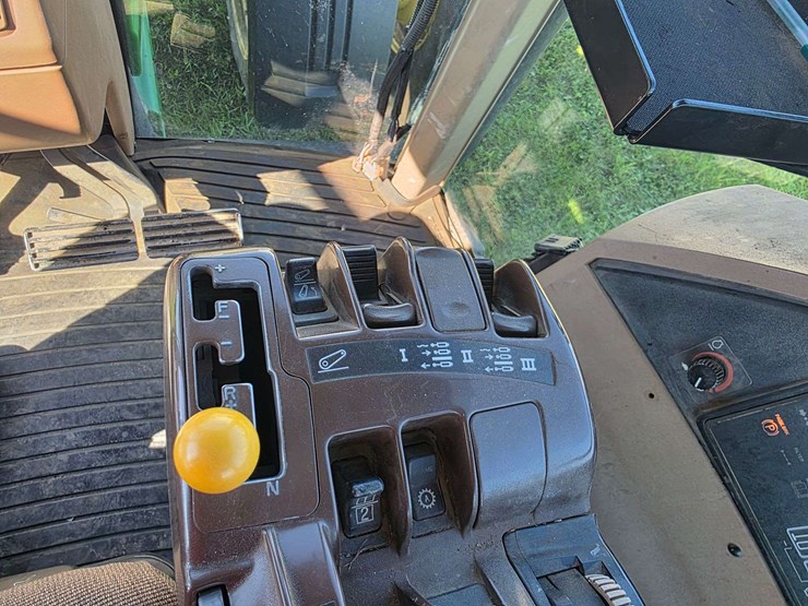2004-john-deere-8320-image-61