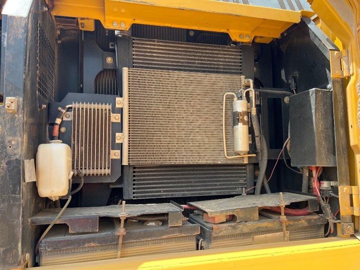 2008-deere-270d-lc-image-31
