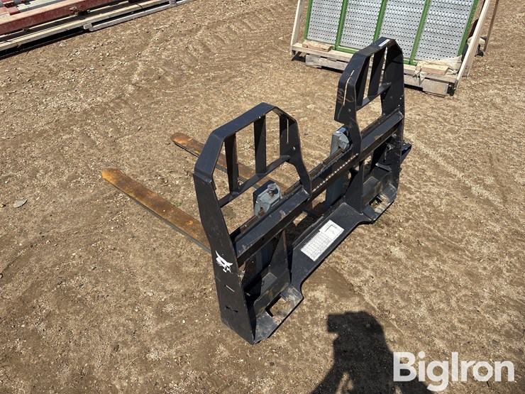 bobcat-48”-hd-walk-thru-skid-steer-pallet-forks-image-7