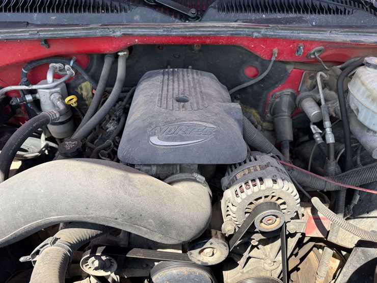 2004-chevrolet-2500hd-image-36