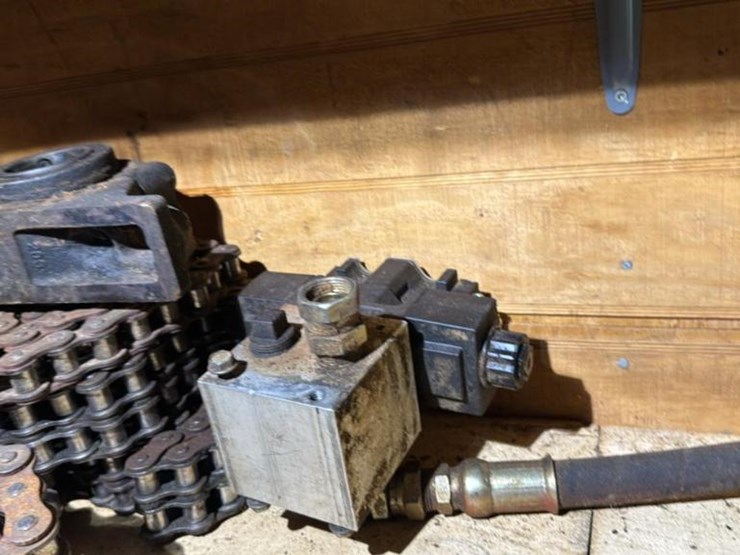 #150-•-entire-contents-of-parts-room-image-21