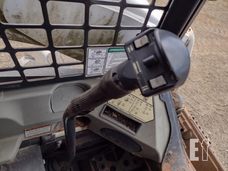 2012-bobcat-s650-image-10