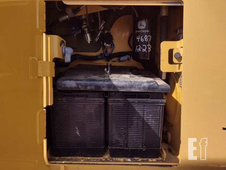 2004-deere-650h-image-39