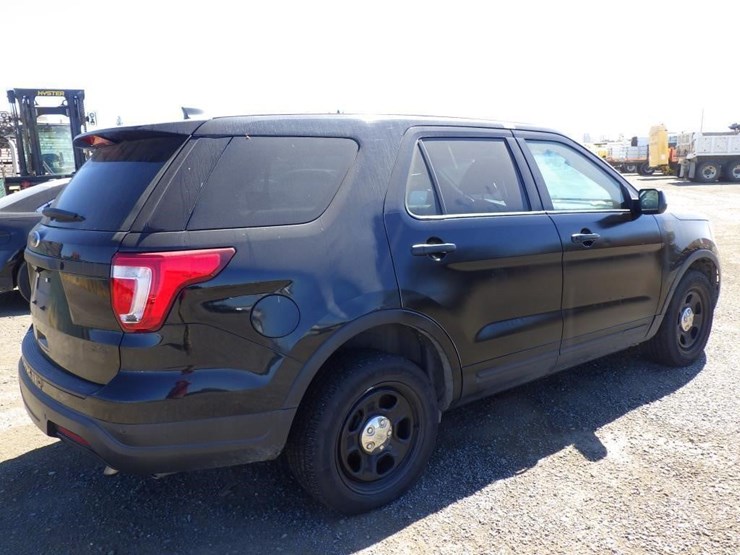 2018-ford-explorer-image-4
