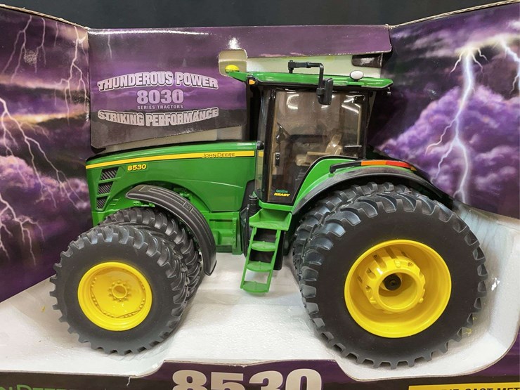 1/16-john-deere-8530-collector-nib-ertl-image-7