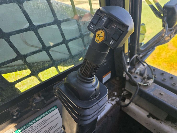 2010-bobcat-s185-image-44