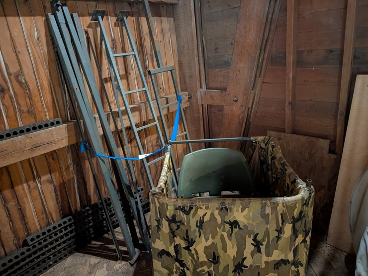 #3036-•-tripod-deer-stand-image-2