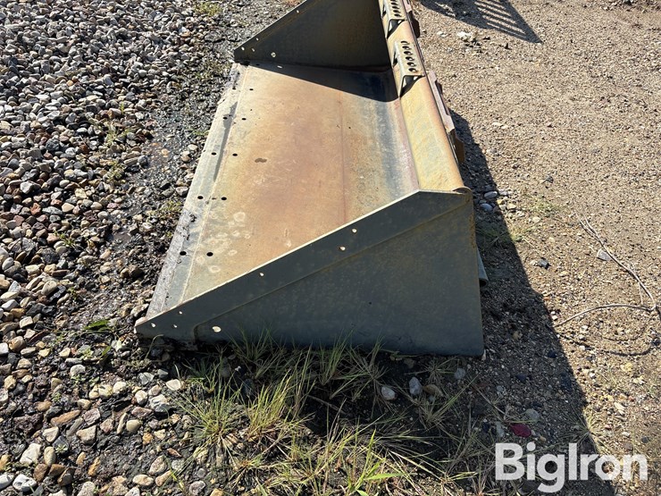 bobcat-68”-heavy-duty-skid-steer-bucket-image-10