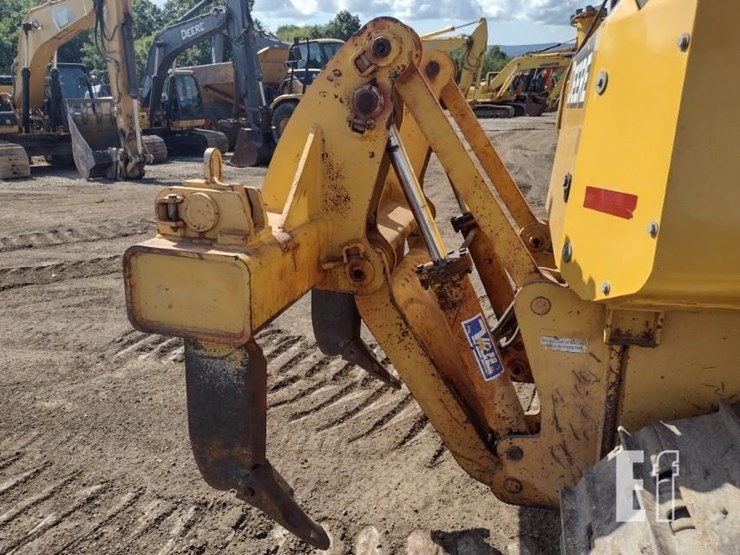 2012-deere-700j-lt-image-41