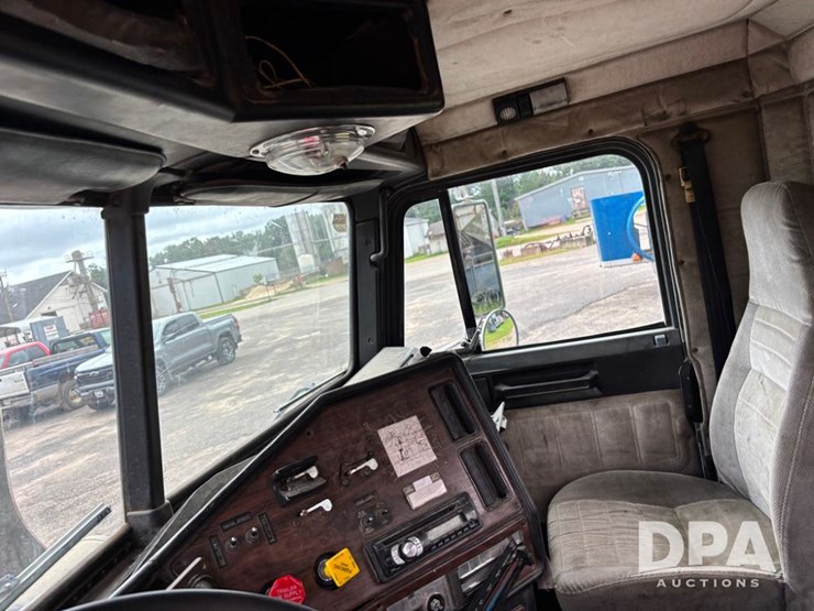 1999-freightliner-truck-(dr12135-unit-474)-image-62