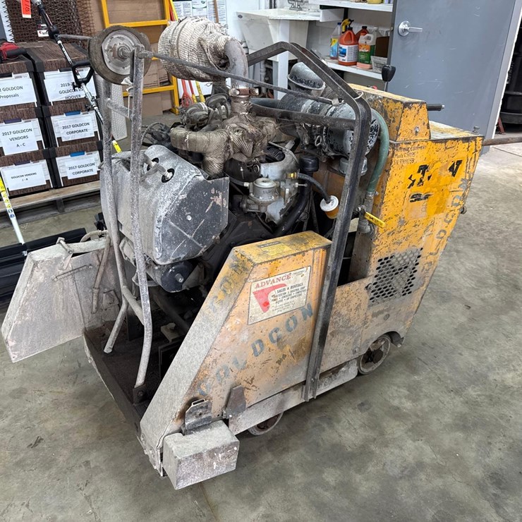 STOW SLICER 3 WALK BEHIND PAVEMENT SAW SUPPORT EQUIPMENT