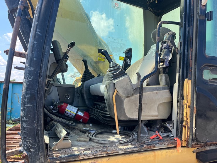 2008-caterpillar-324d-image-31