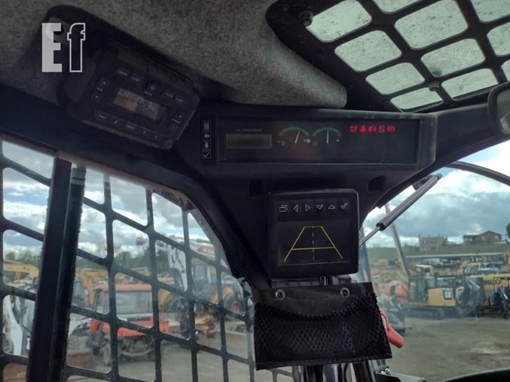 2020-deere-331g-image-7