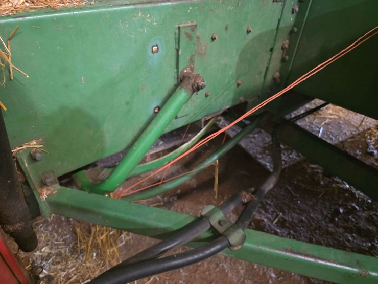 john-deere-336-image-22