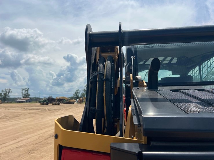 2024-caterpillar-255-skid-steer-image-14