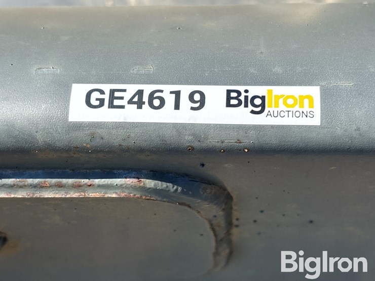 bobcat-68”-heavy-duty-skid-steer-bucket-image-16
