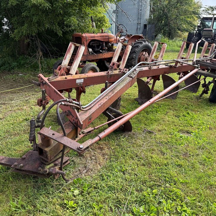 INTERNATIONAL 710