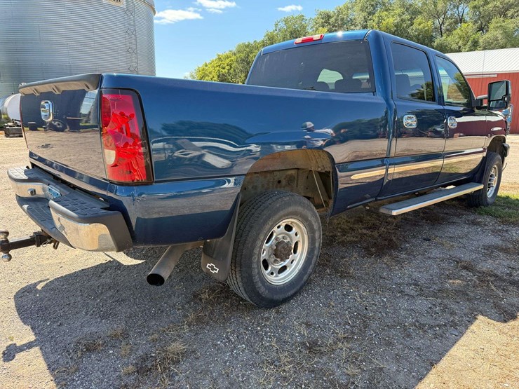 2005-chevrolet-2500-image-20