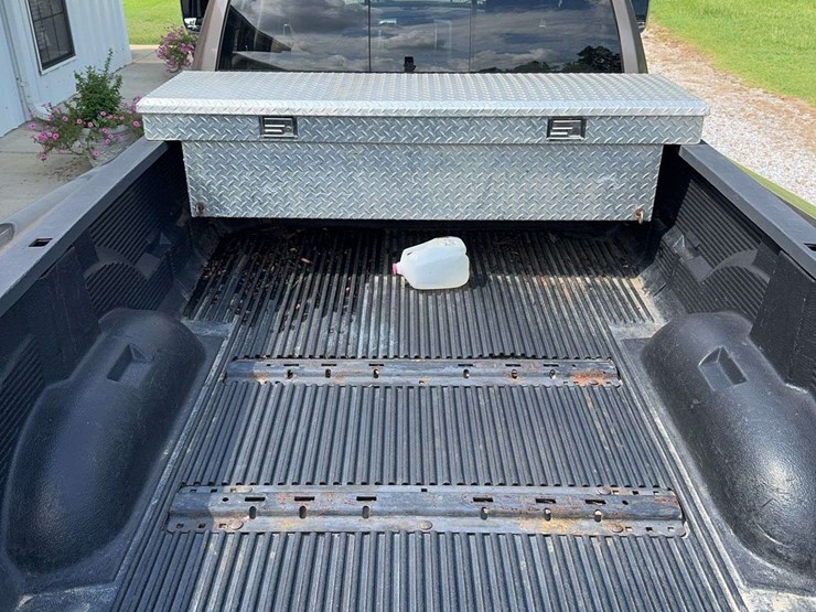 2010-dodge-3500-image-9