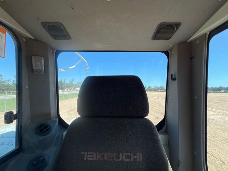 2017-takeuchi-tb290-image-39