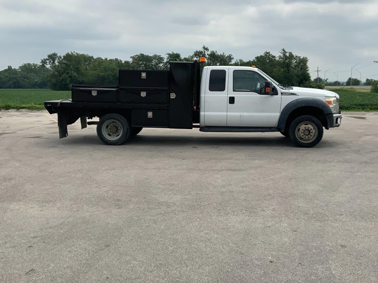 2011-ford-f550-xlt-image-4