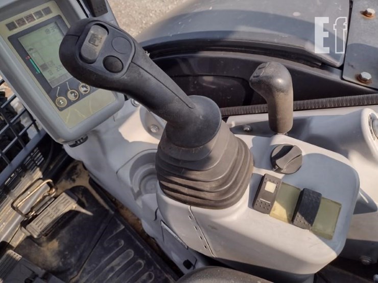 2018-deere-35g-image-9