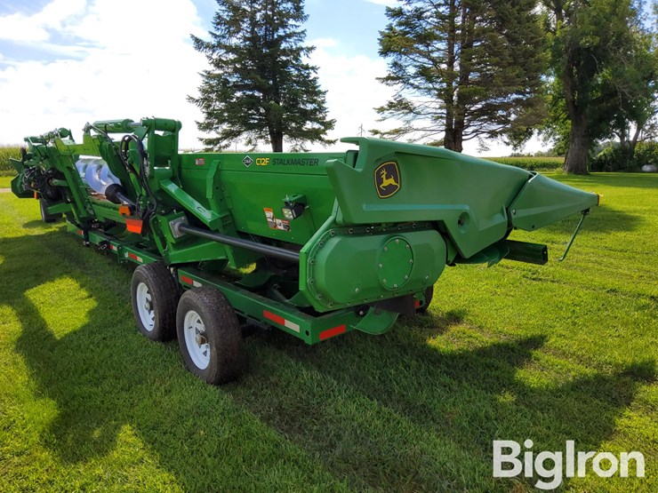 2021-john-deere-c12f-image-5