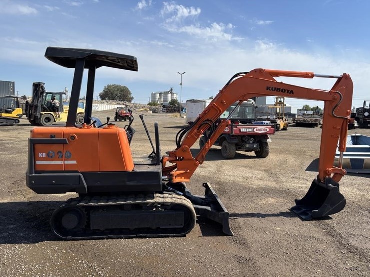 kubota-kx026-image-7