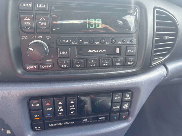 1999-buick-regal-ls-4-door,-3.8l-v6,-215/70r15-tires-on-alloy-wheels,-leather,-power-driver-seat,-am-image-19