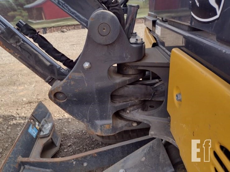 2022-deere-17g-image-25