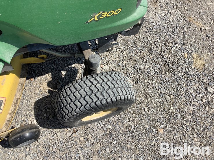 john-deere-x300-image-17