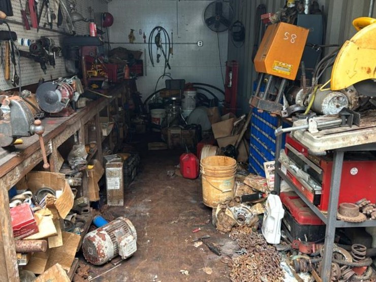 #101-•-contents-of-storage-container-image-1