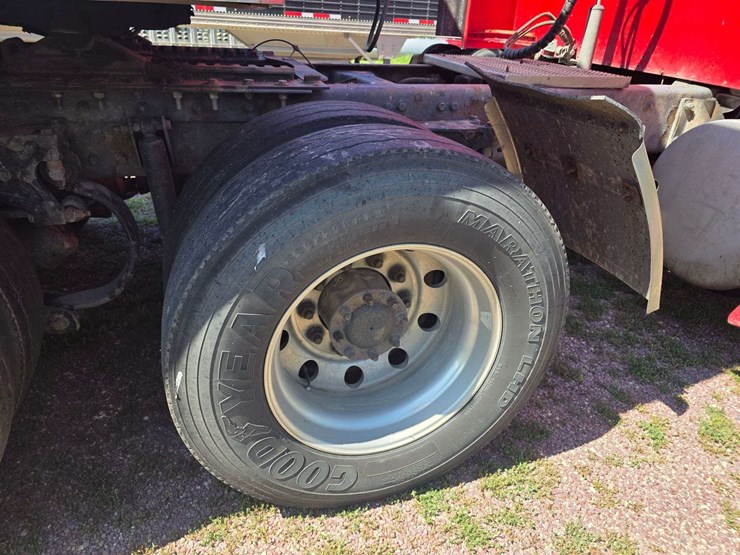 2013-kenworth-t660-image-57