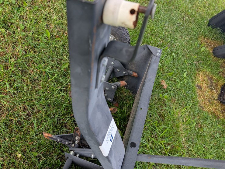 #3018-•-lawn-aerator-image-5