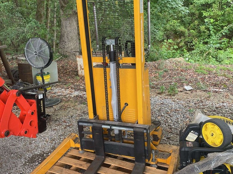 noblelift-platform-lift-image-2