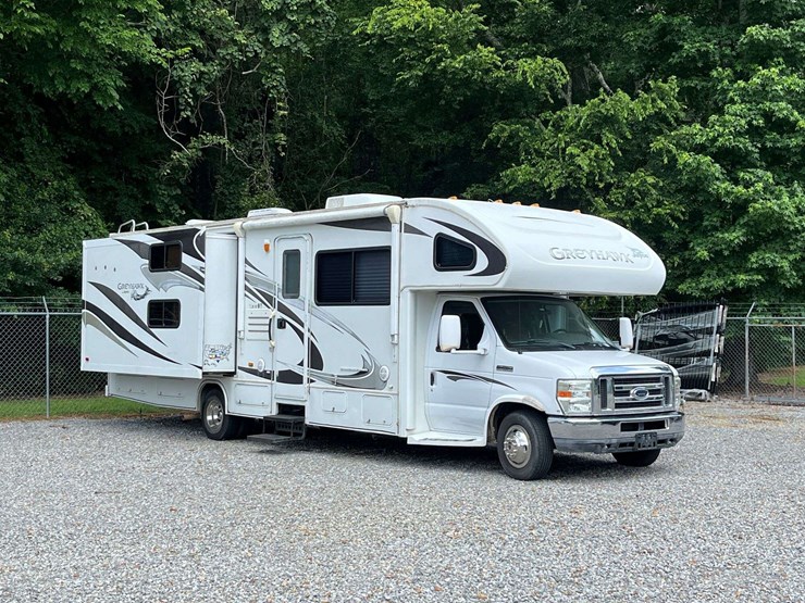2010-ford-e450-image-1