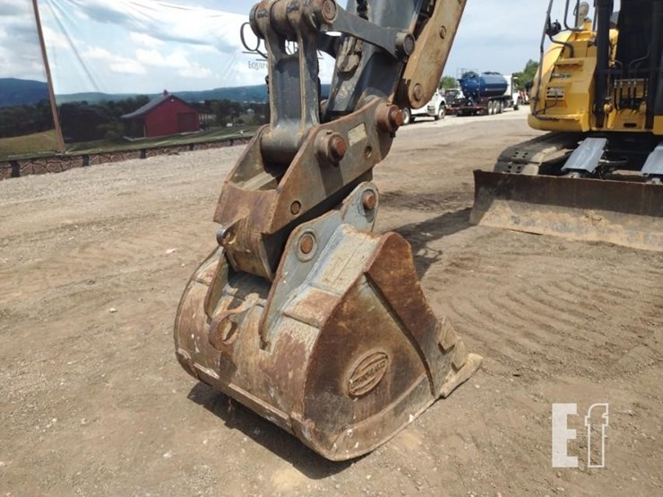 2019-deere-135g-image-17