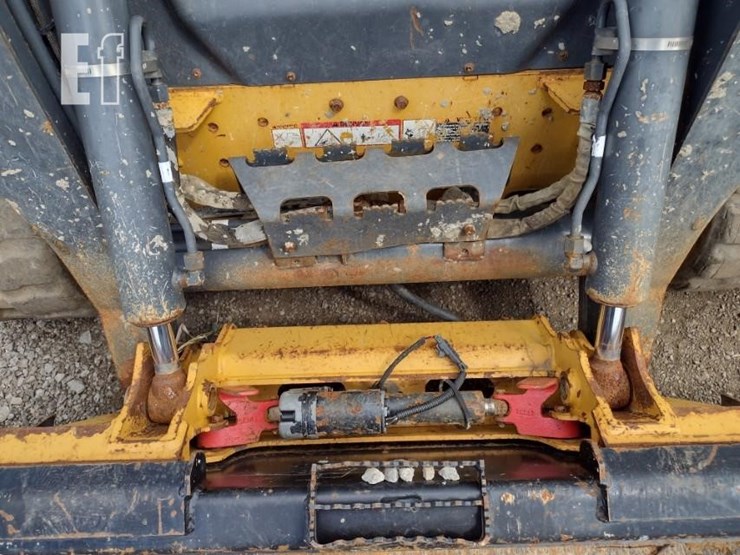2020-deere-325g-image-14
