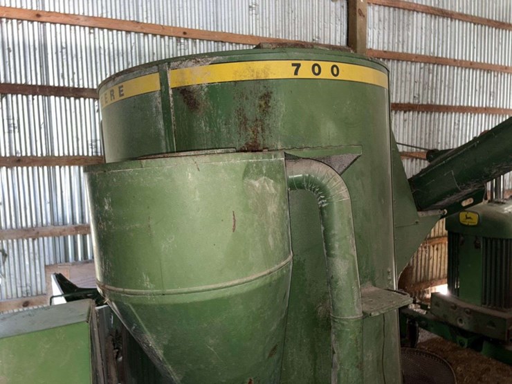 john-deere-700-image-17